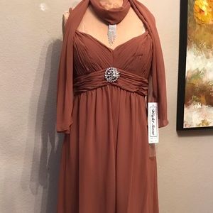 Dress, cinnamon color